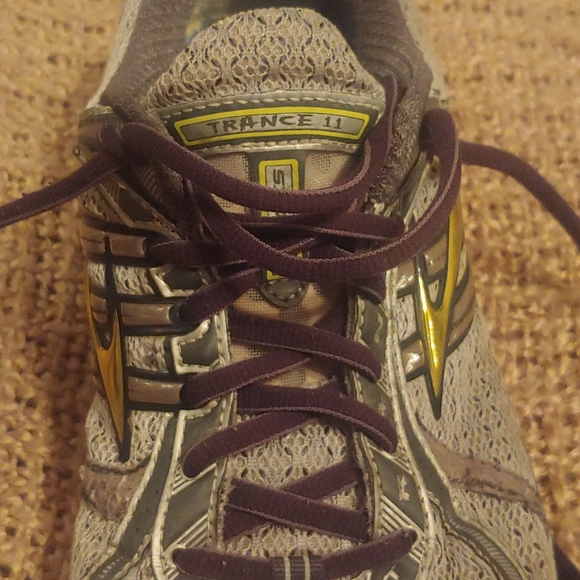 Womens size 10 Brooks Trance 11 - Picture 6 of 7